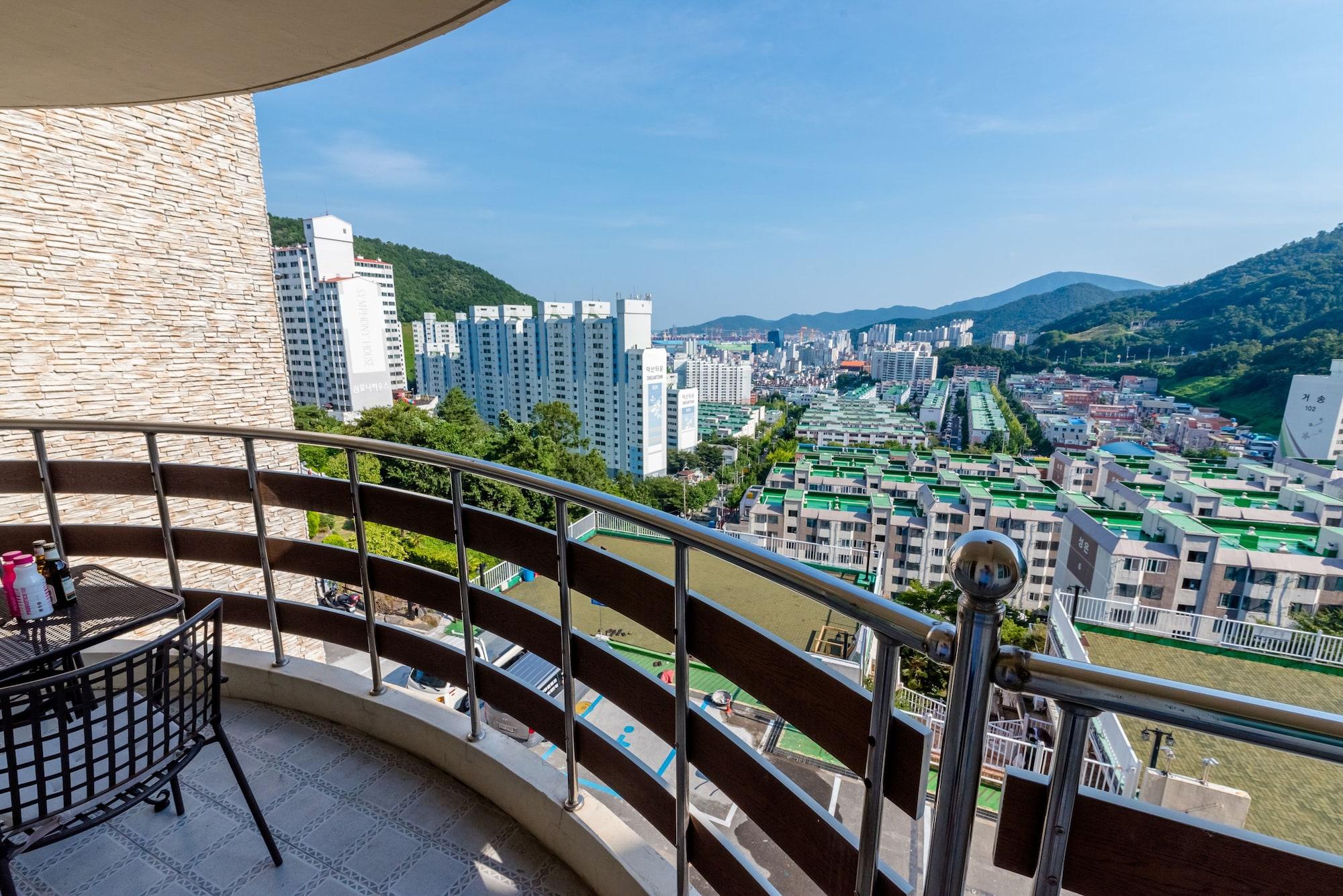 Home Fourest Resort Geoje Ngoại thất bức ảnh