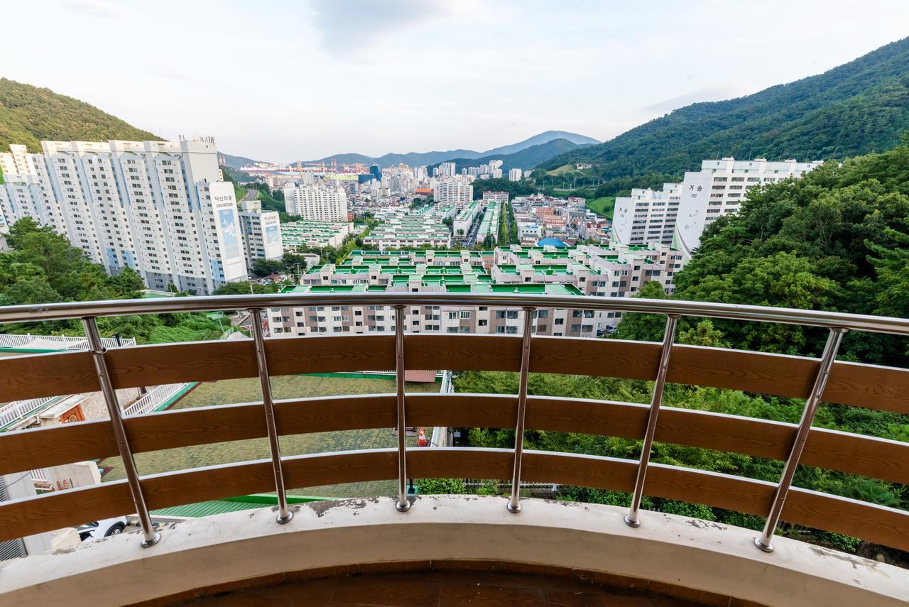 Home Fourest Resort Geoje Ngoại thất bức ảnh