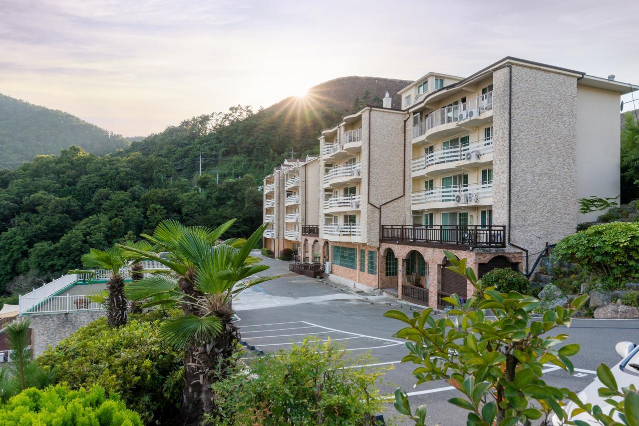 Home Fourest Resort Geoje Ngoại thất bức ảnh
