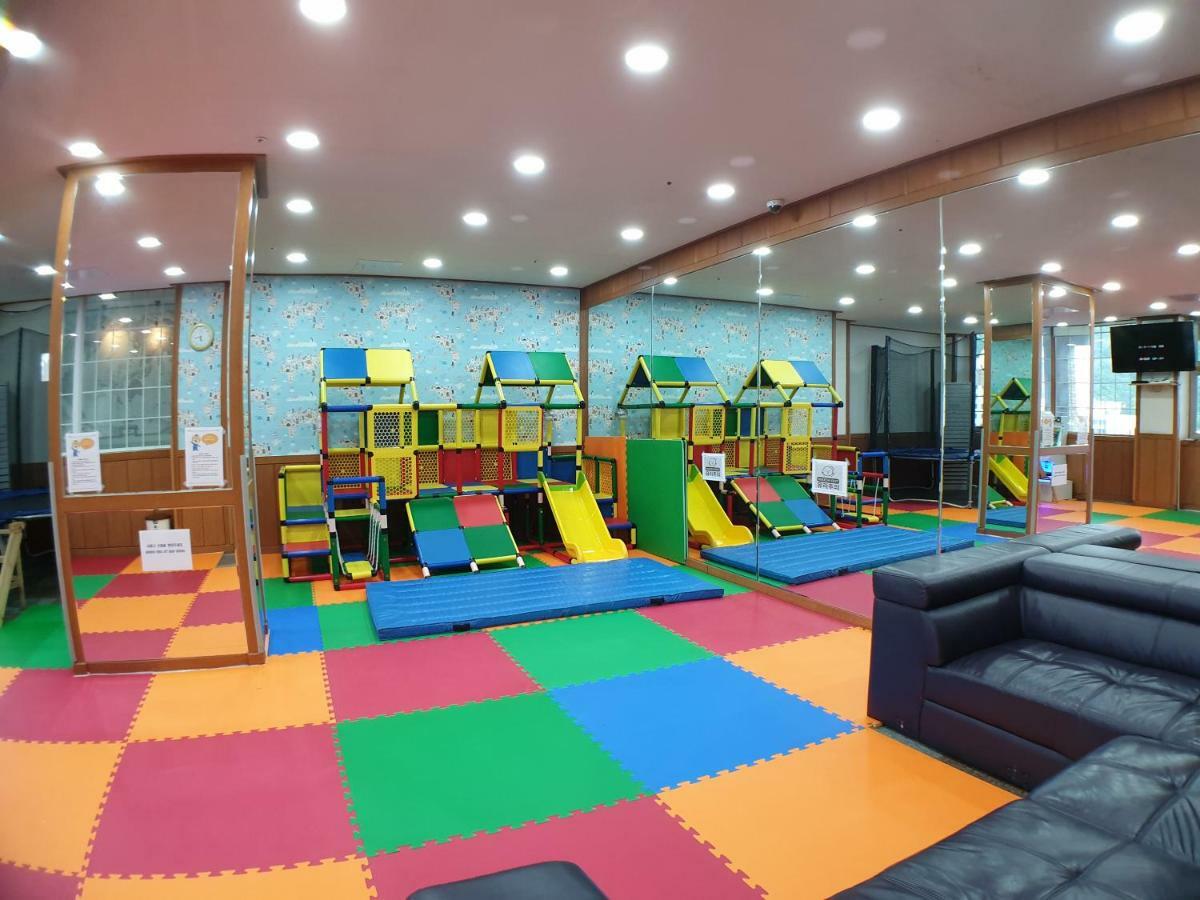 Home Fourest Resort Geoje Ngoại thất bức ảnh
