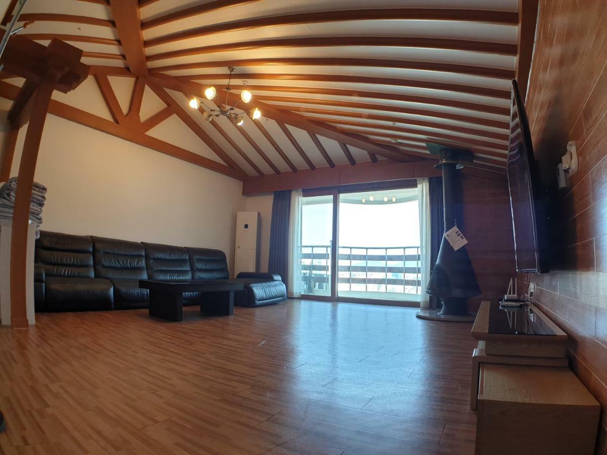 Home Fourest Resort Geoje Ngoại thất bức ảnh